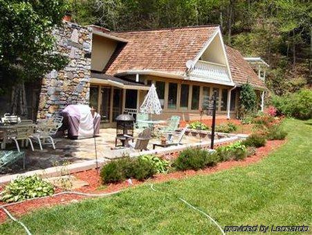 Rock Laurel Bed And Breakfast Candler Ngoại thất bức ảnh